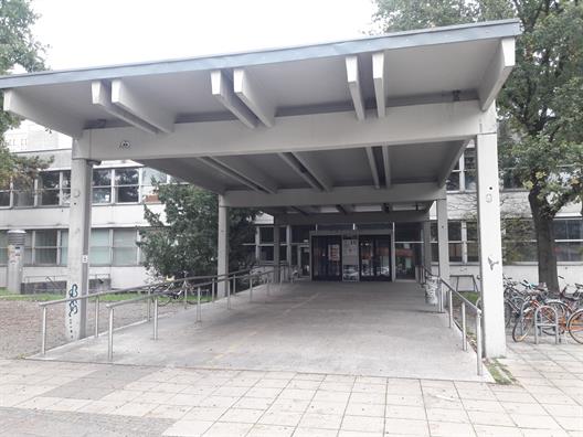 Das Gebäude des Campus Golzheim verlassen nach der Rückgabe an den Vermieter, den BLB NRW
